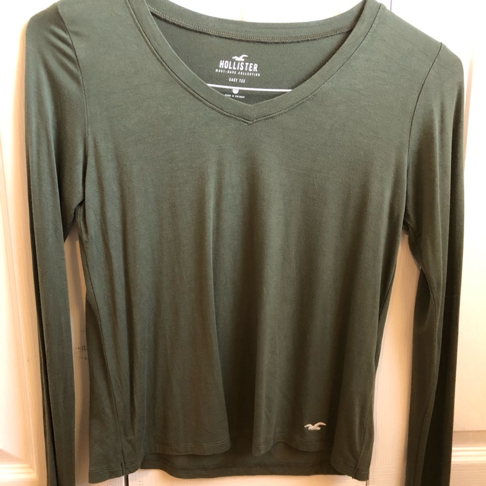 Hollister long sleeve green v-neck t-shirt size XXS Must-Have Collection Easy T